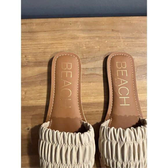 Beach slip on flat sandals, flip-flops size 7 - Picture 2 of 7